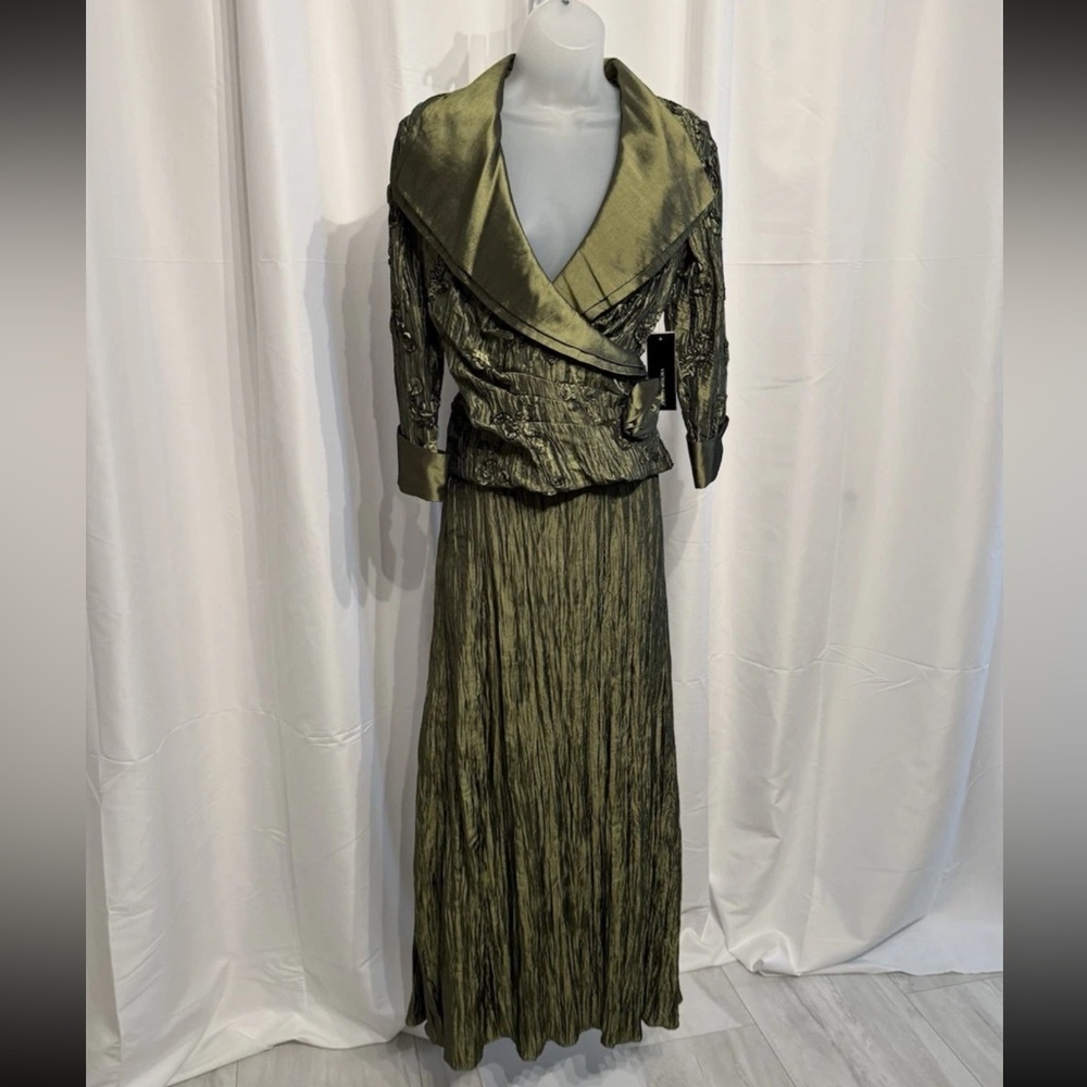 Vintage Victor Costa Women's Green Floral Crinkle Jacket & Skirt Set Size 6 NWT